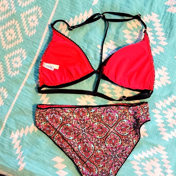 Bathing suit - Picture 2 of 3